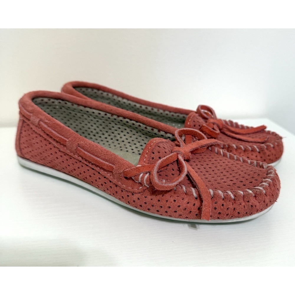 Minnetonka Moccasins Lisa SZ 6 Suede Perforated Pink Melon White Rubber Sole